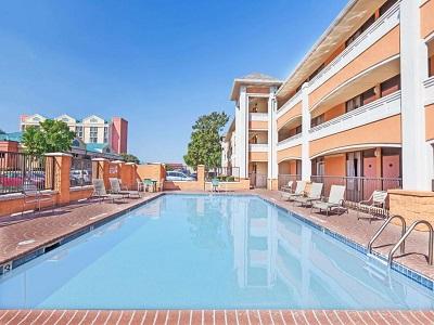 Days Inn By Wyndham Dallas Irving Ngoại thất bức ảnh