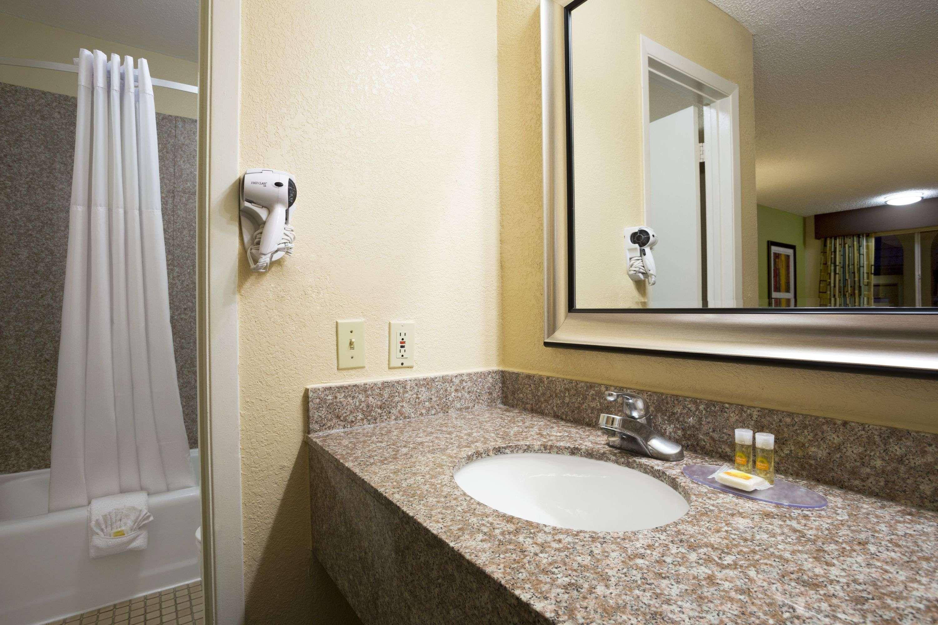 Days Inn By Wyndham Dallas Irving Ngoại thất bức ảnh