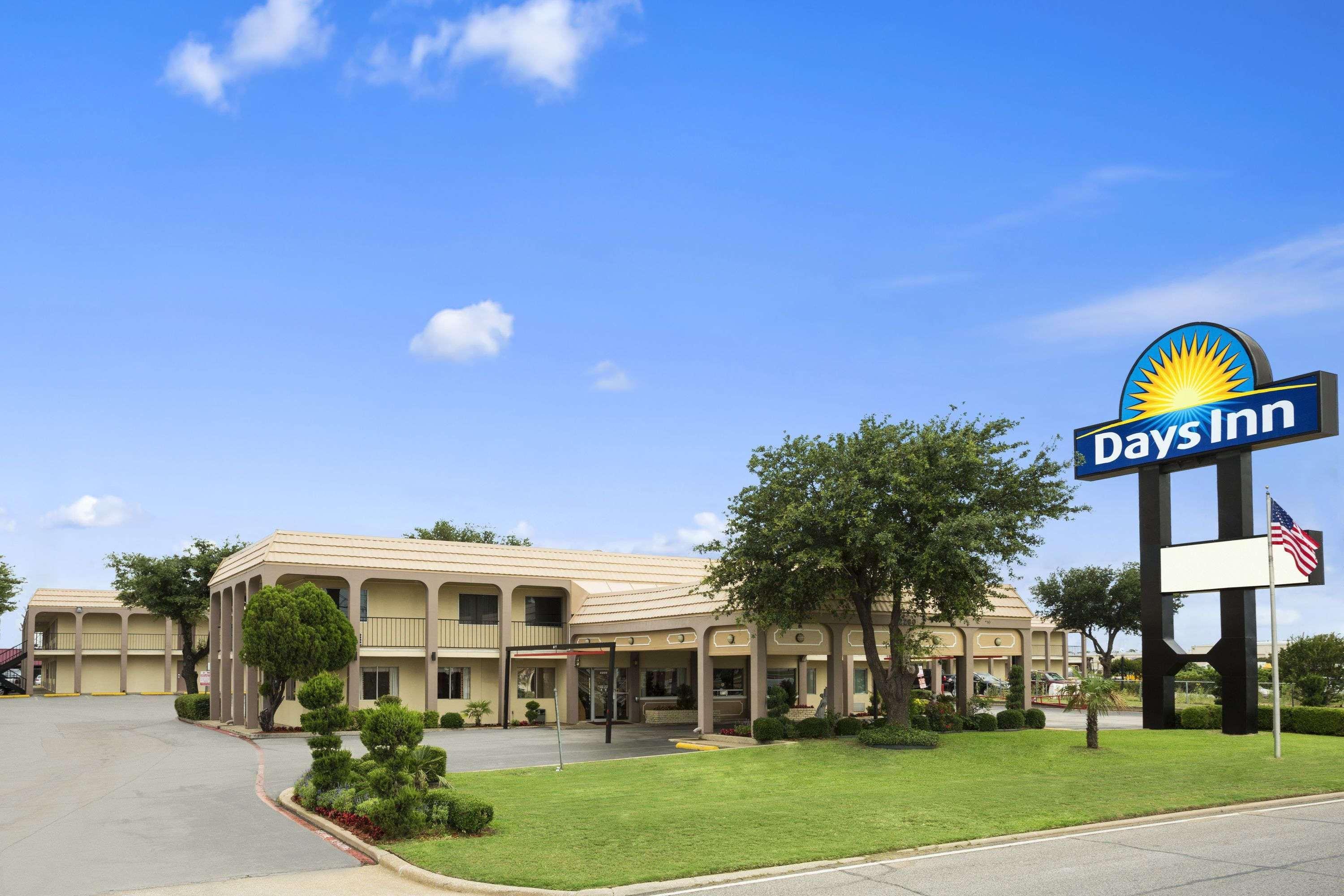 Days Inn By Wyndham Dallas Irving Ngoại thất bức ảnh