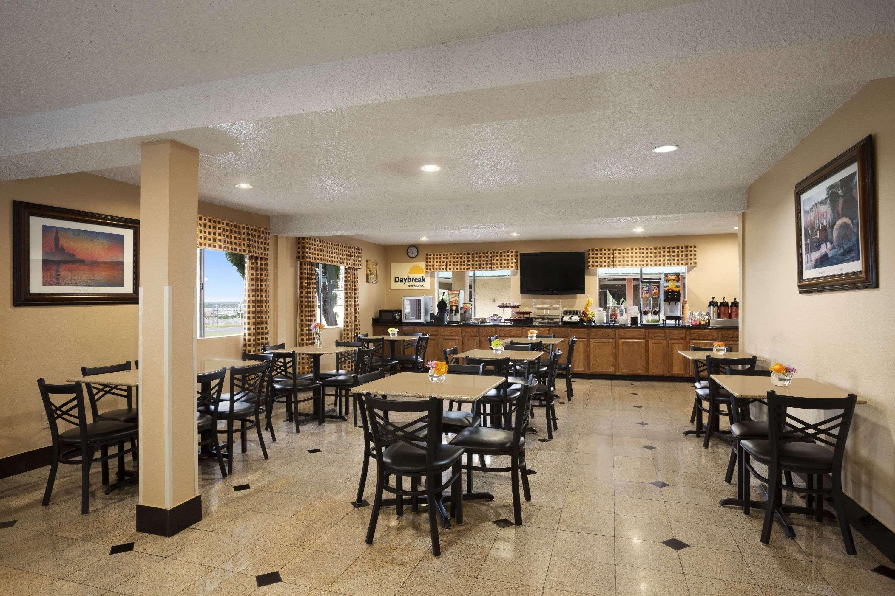 Days Inn By Wyndham Dallas Irving Ngoại thất bức ảnh