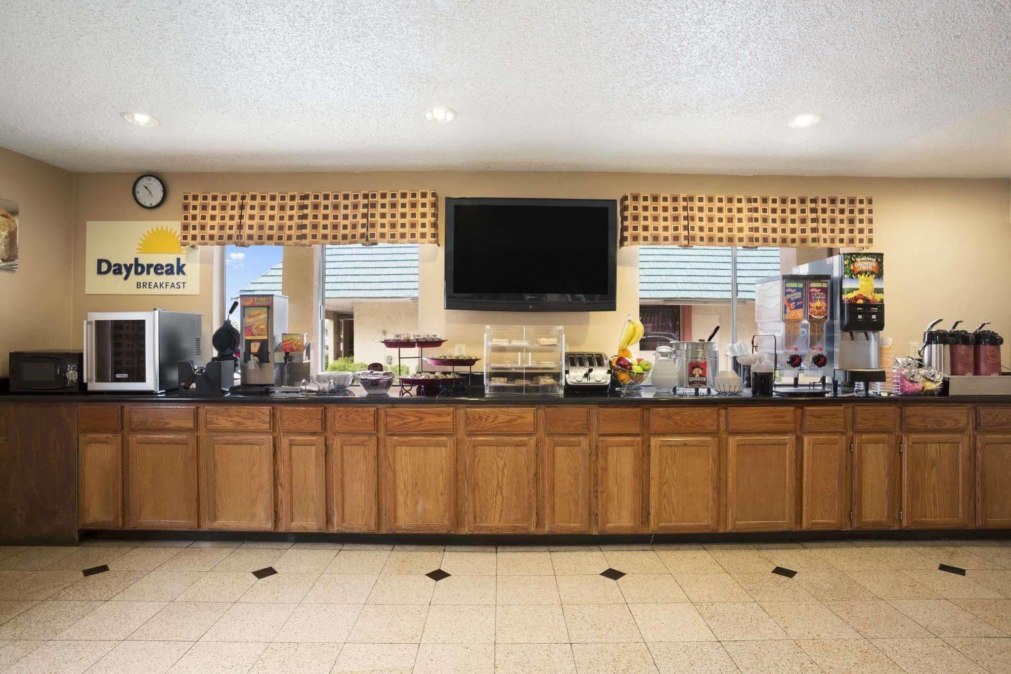 Days Inn By Wyndham Dallas Irving Ngoại thất bức ảnh